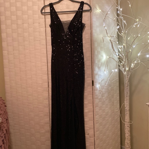 Black sequin floor length dress - Picture 2 of 2